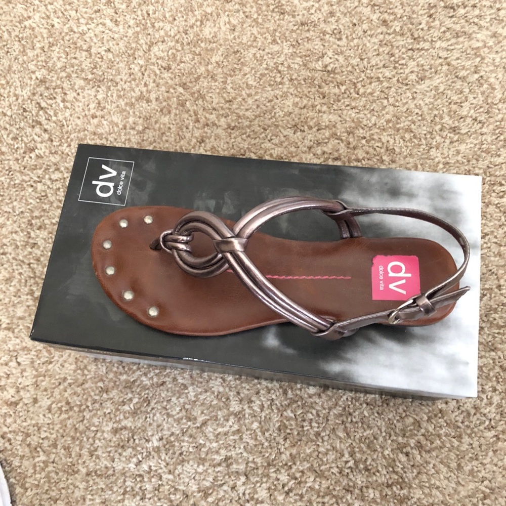 DV sandals